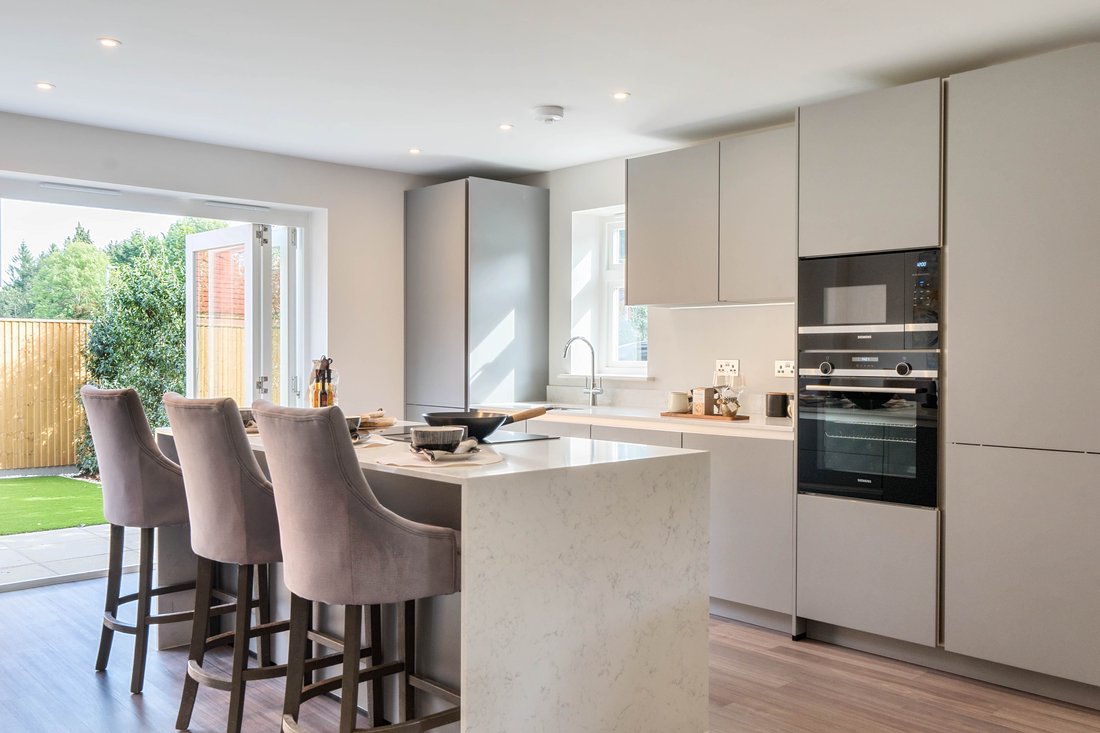 House in Kingswood, Reigate and Banstead, England 3 - 17043585