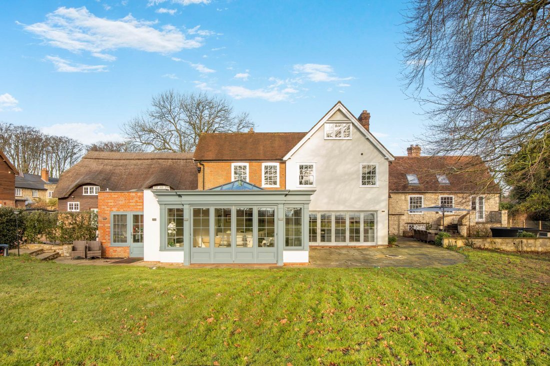 Estate in Whitchurch, England 1 - 17043599