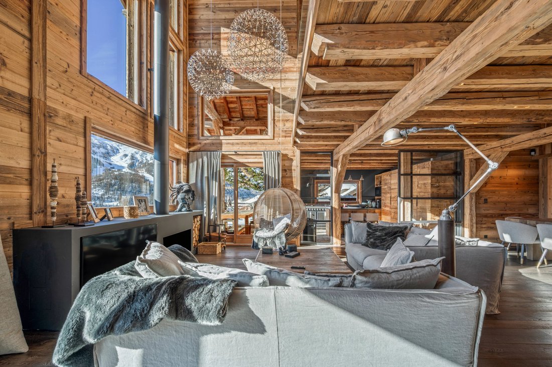 Chalet in Saint-Etienne-de-Tinée, Provence-Alpes-Côte d'Azur, France 4 - 16838348