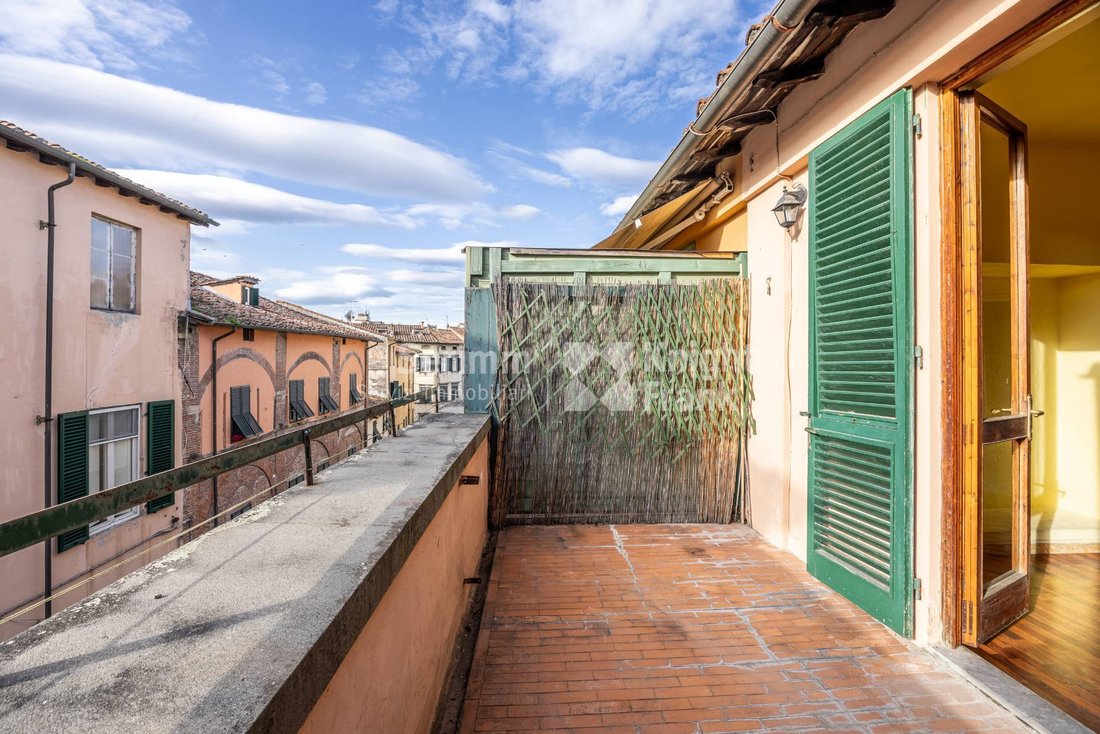 Apartment in Historic Center, Lucca, Tuscany 1 - 17044513