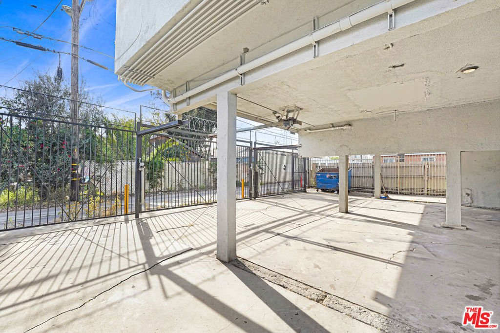 Los Angeles, California, United States 5 - 17042138
