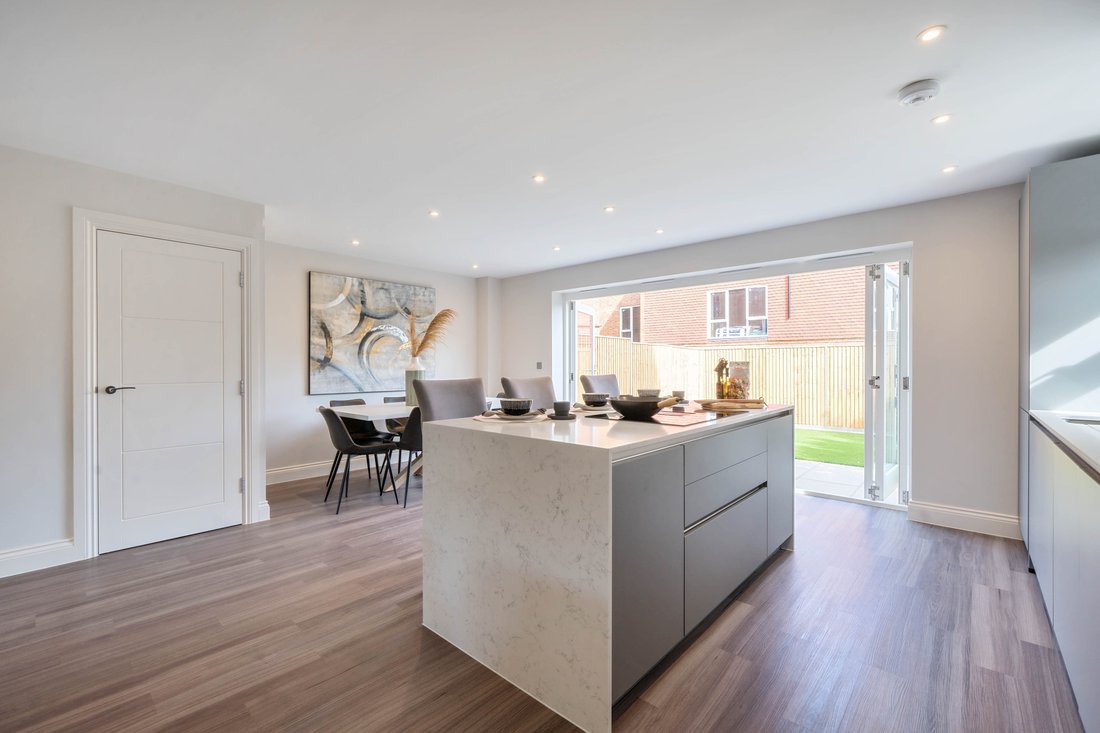 House in Kingswood, Reigate and Banstead, England 4 - 17043585