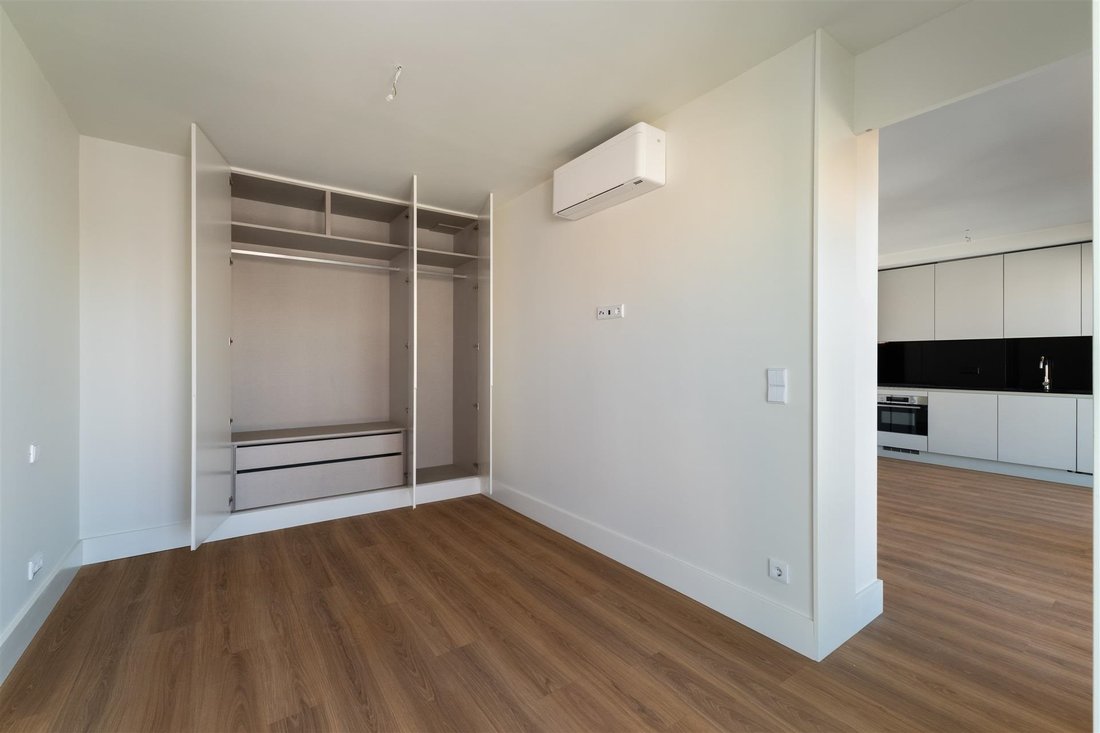 Apartment in Arroios, Lisbon, Portugal 3 - 17044822