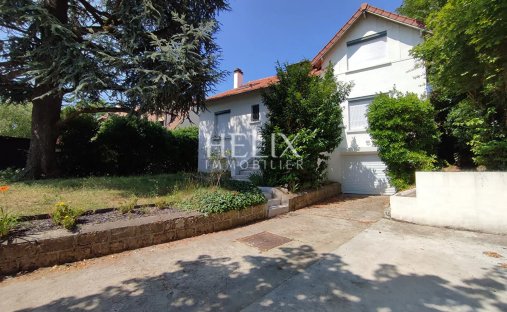 House in Saint Nicolas, Maisons-Laffitte, France 1