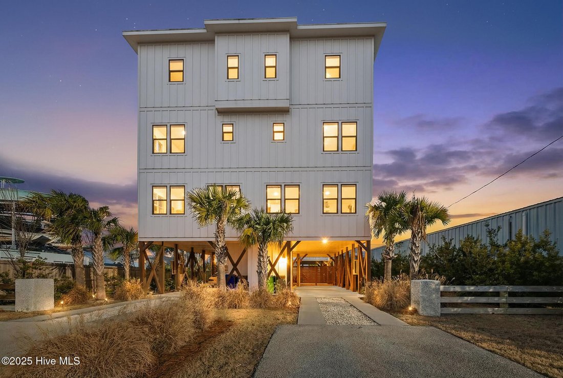 Townhouse in Carolina Beach, North Carolina, United States 1 - 17040209