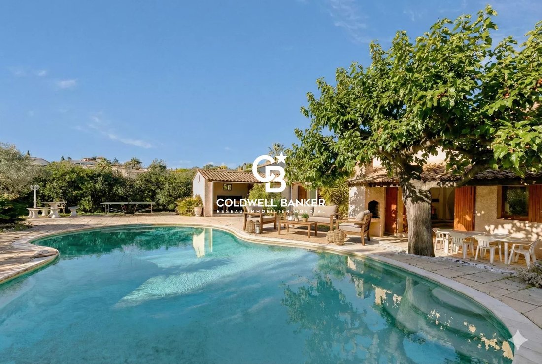 Villa in Les Groules-Les Breguieres, Antibes, France 1 - 17042845