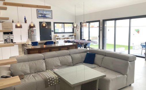 Stone Farmhouse With Gîtes And Vineyard In Aop Côtes Du Rhône 13 Ha Of Tranquility In The Gard