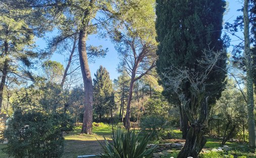 Château 1330 M² Sur 13 Ha Proximité Nimes