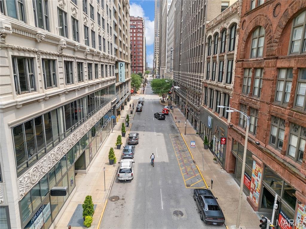 St. Louis, Missouri, United States 3 - 17042201