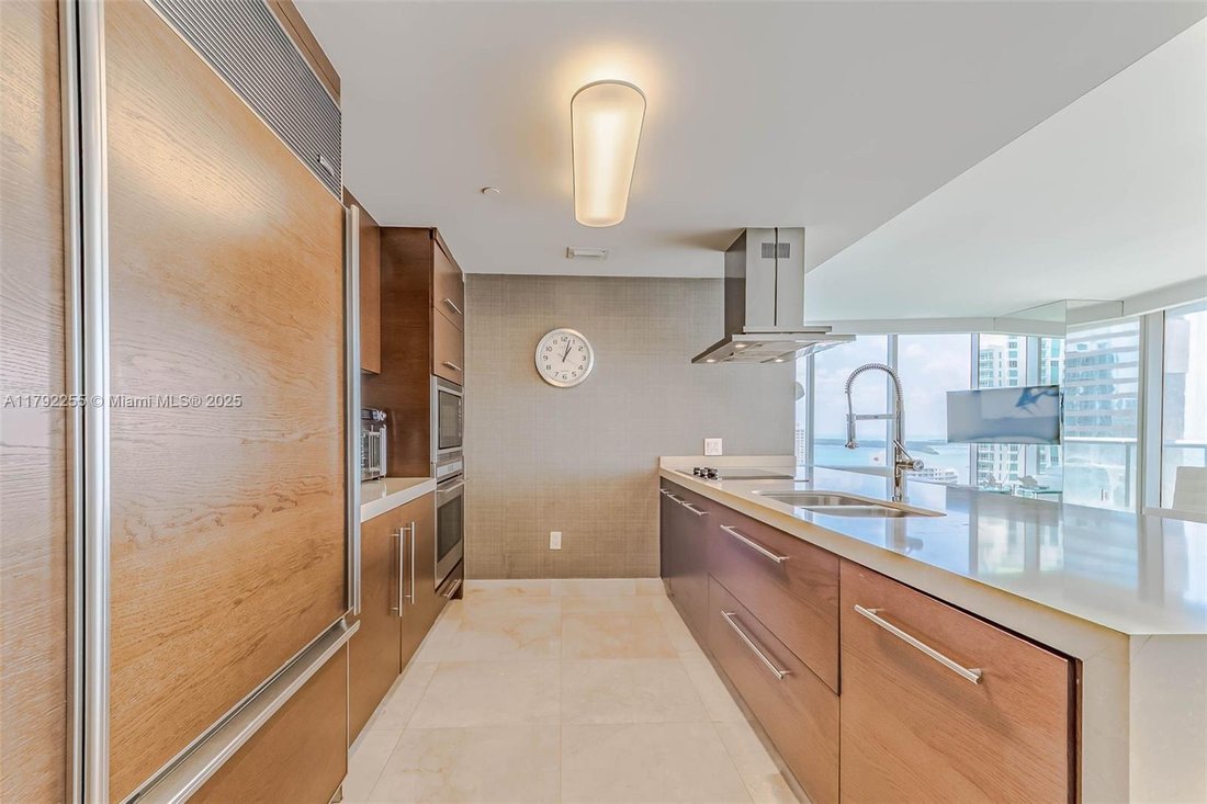 Condo in Miami, Florida, United States 3 - 17042049