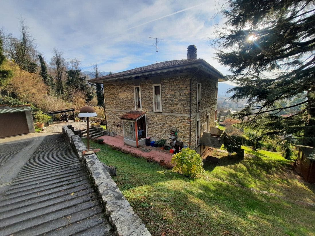 Villa in Historic Center, Brescia, Lombardy 1 - 17044052
