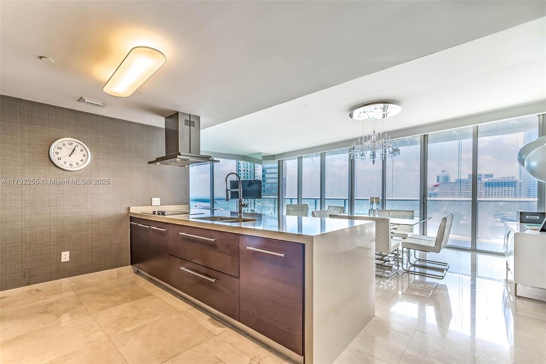 Condo in Miami, Florida, United States 2 - 17042049