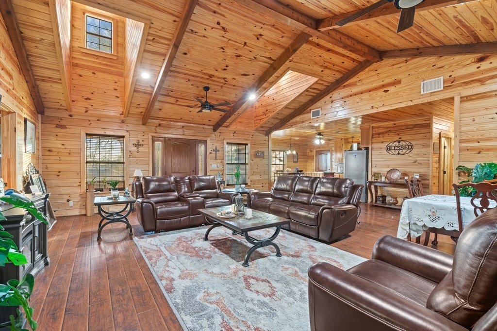 House in Elgin, Texas, United States 2 - 17040270
