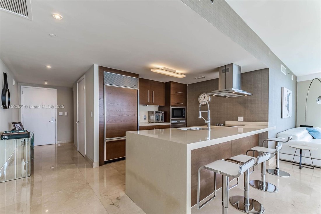 Condo in Miami, Florida, United States 4 - 17042049