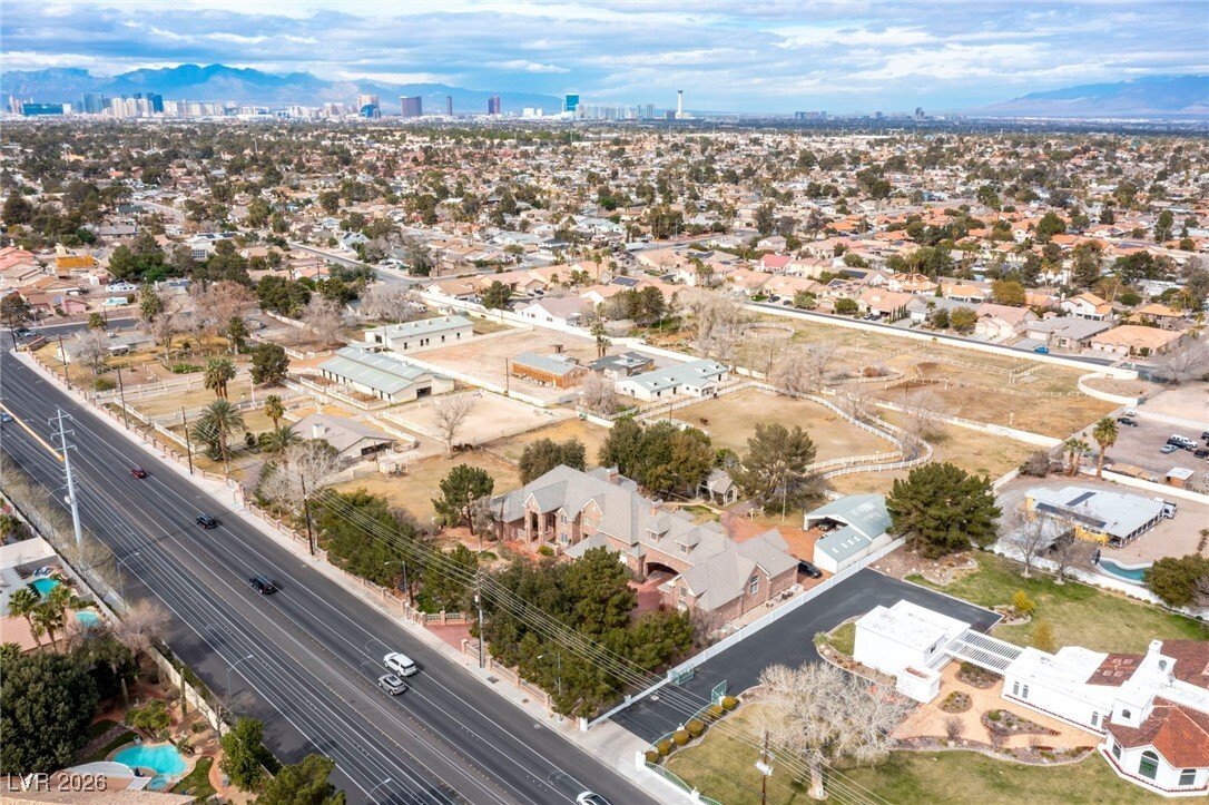 House in Las Vegas, Nevada, United States 2 - 17042317