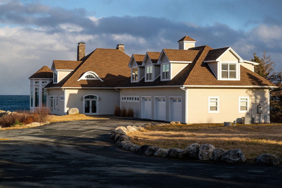 House in Bear Cove, Nova Scotia, Canada 2 - 17040021