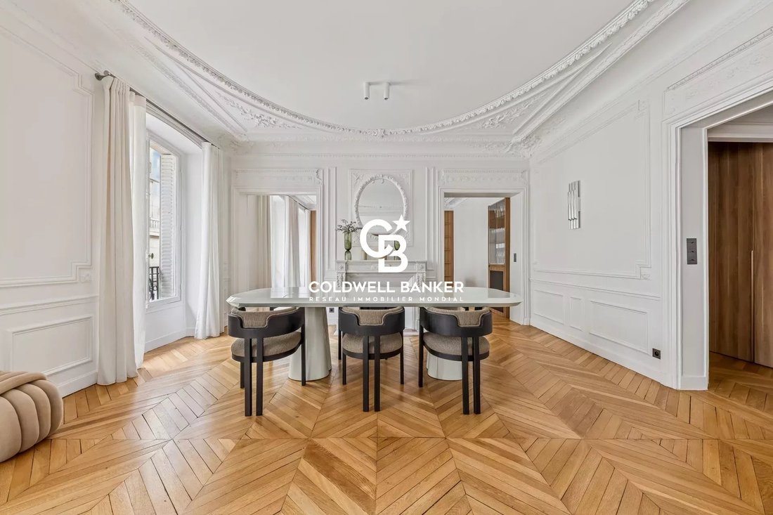 Apartment in Chaillot, Paris 16e Arrondissement, Paris 2 - 17043685