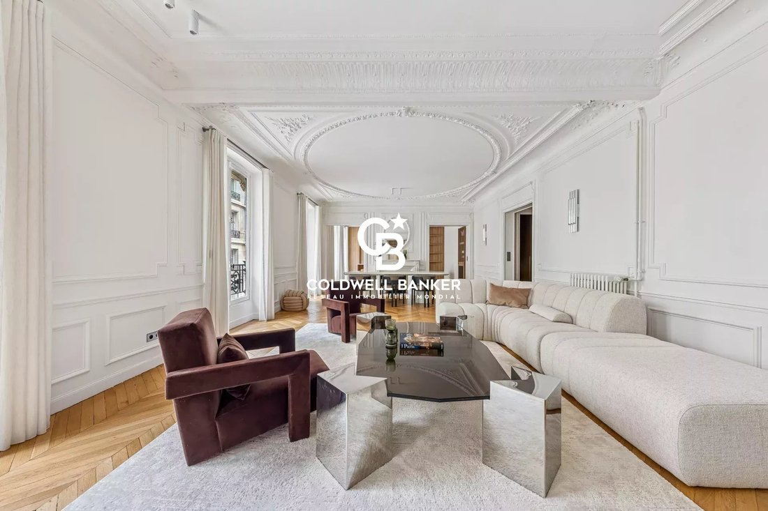Apartment in Chaillot, Paris 16e Arrondissement, Paris 1 - 17043685