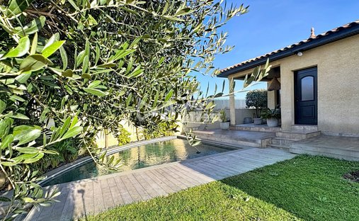 Stone Farmhouse With Gîtes And Vineyard In Aop Côtes Du Rhône 13 Ha Of Tranquility In The Gard