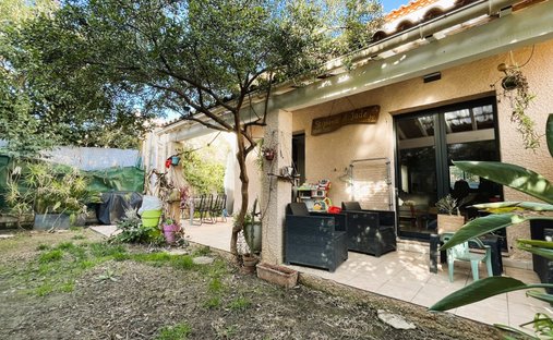 Stone Farmhouse With Gîtes And Vineyard In Aop Côtes Du Rhône 13 Ha Of Tranquility In The Gard
