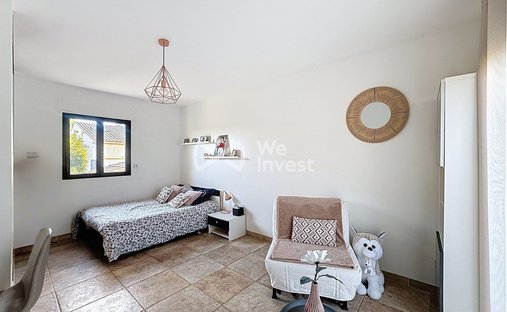 Stone Farmhouse With Gîtes And Vineyard In Aop Côtes Du Rhône 13 Ha Of Tranquility In The Gard