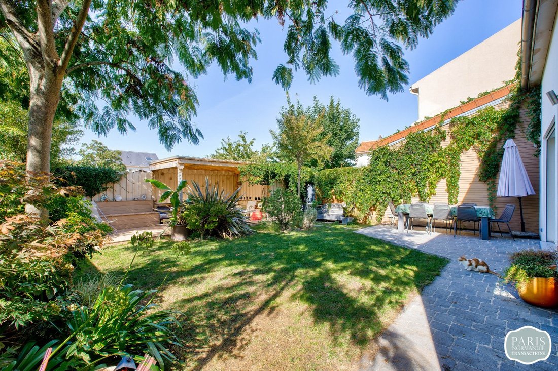 House in Plateau-Grèves-Europe-Gare du Stade-Fossés Jean, Colombes, France 1 - 17043032