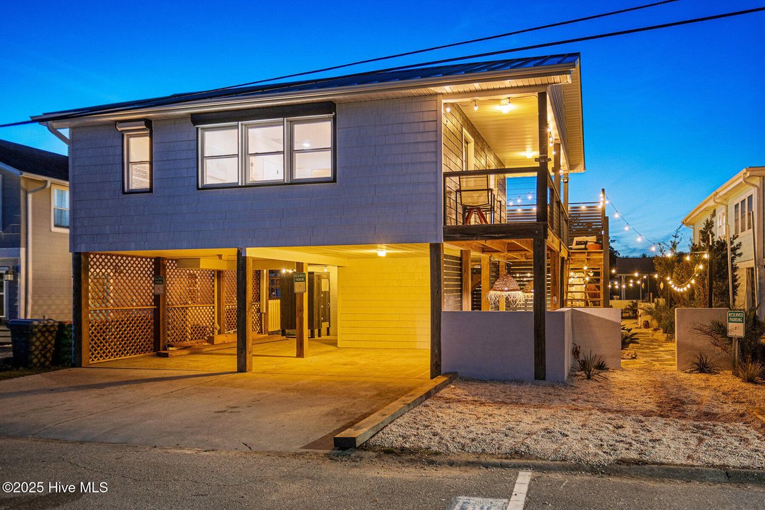 House in Kure Beach, North Carolina, United States 1 - 17040367