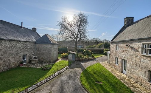 Farm Ranch in Nord, Scaer, France 1
