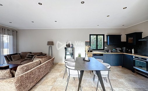 Stone Farmhouse With Gîtes And Vineyard In Aop Côtes Du Rhône 13 Ha Of Tranquility In The Gard