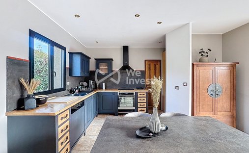 Stone Farmhouse With Gîtes And Vineyard In Aop Côtes Du Rhône 13 Ha Of Tranquility In The Gard