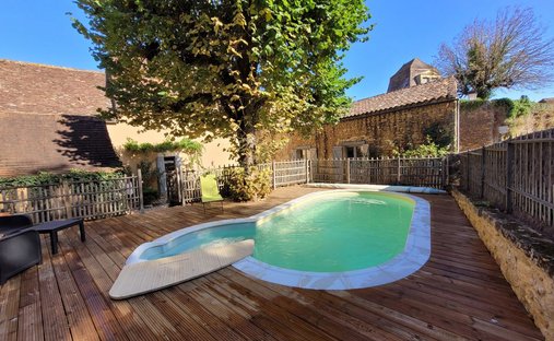 House in Sainte-Alvere, Val de Louyre et Caudeau, France 1