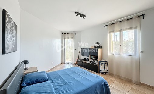 Stone Farmhouse With Gîtes And Vineyard In Aop Côtes Du Rhône 13 Ha Of Tranquility In The Gard