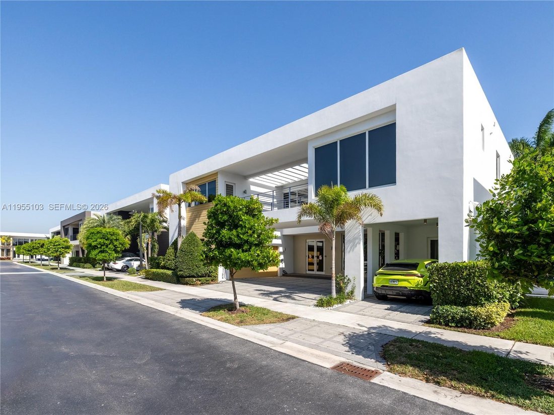 House in Doral, Florida, United States 3 - 17038826