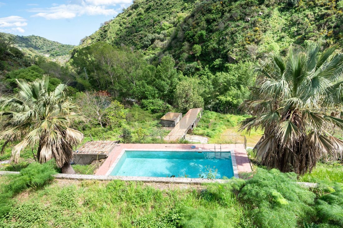 Villa in Mandanici, Sicily, Italy 1 - 17044542