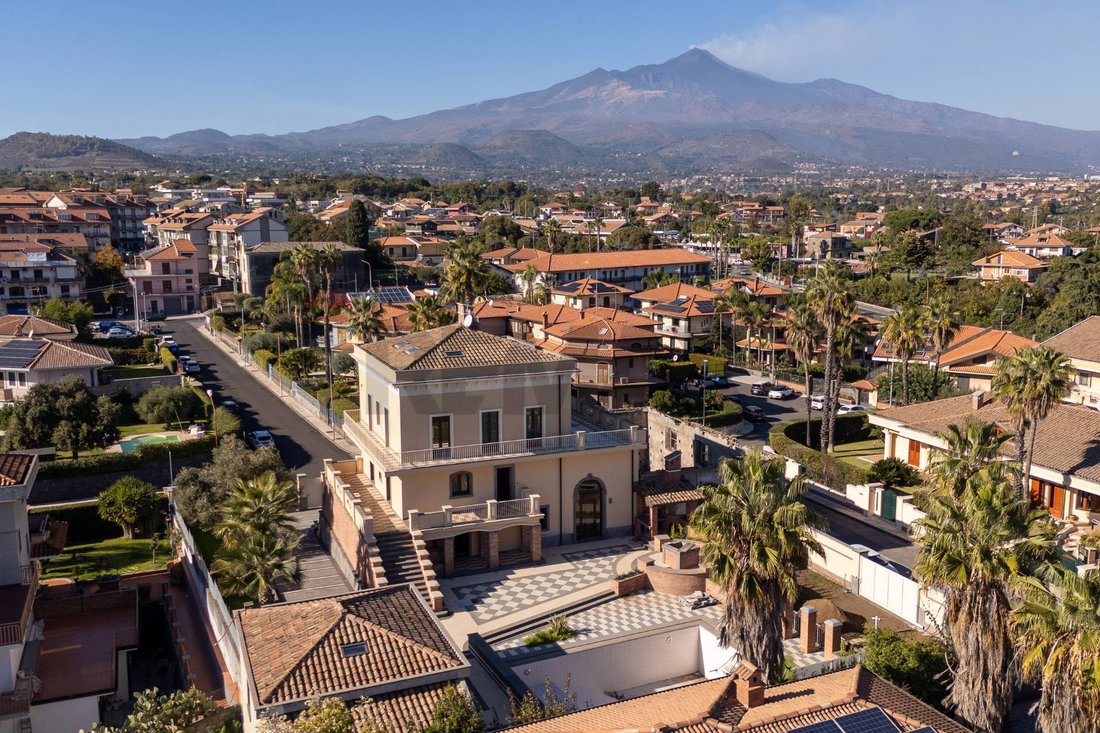 Villa in Aci Sant'Antonio, Sicily, Italy 1 - 17044790