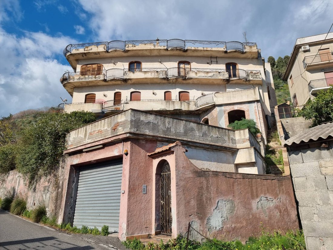 House in Taormina, Sicily, Italy 3 - 17044541