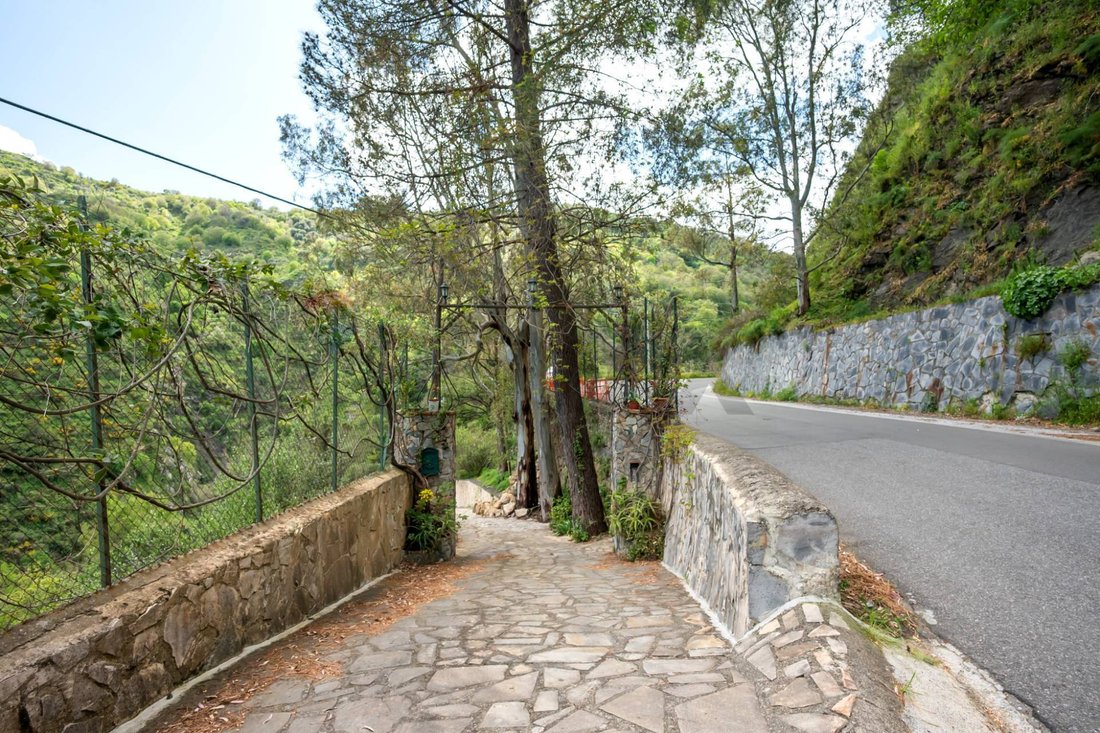 Villa in Mandanici, Sicily, Italy 2 - 17044542