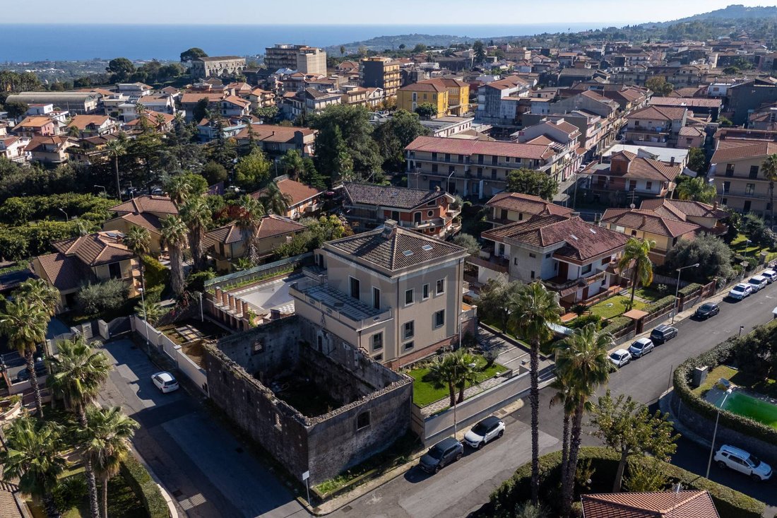 Villa in Aci Sant'Antonio, Sicily, Italy 1 - 17044790