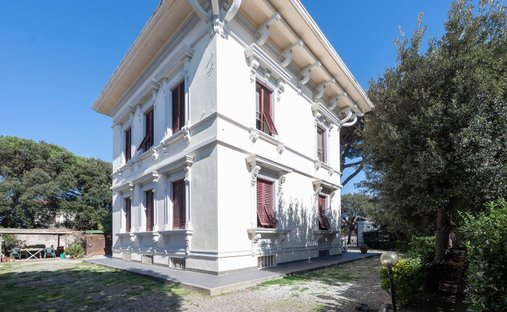 Villa in Marina di Pisa, Pisa, Italy 1