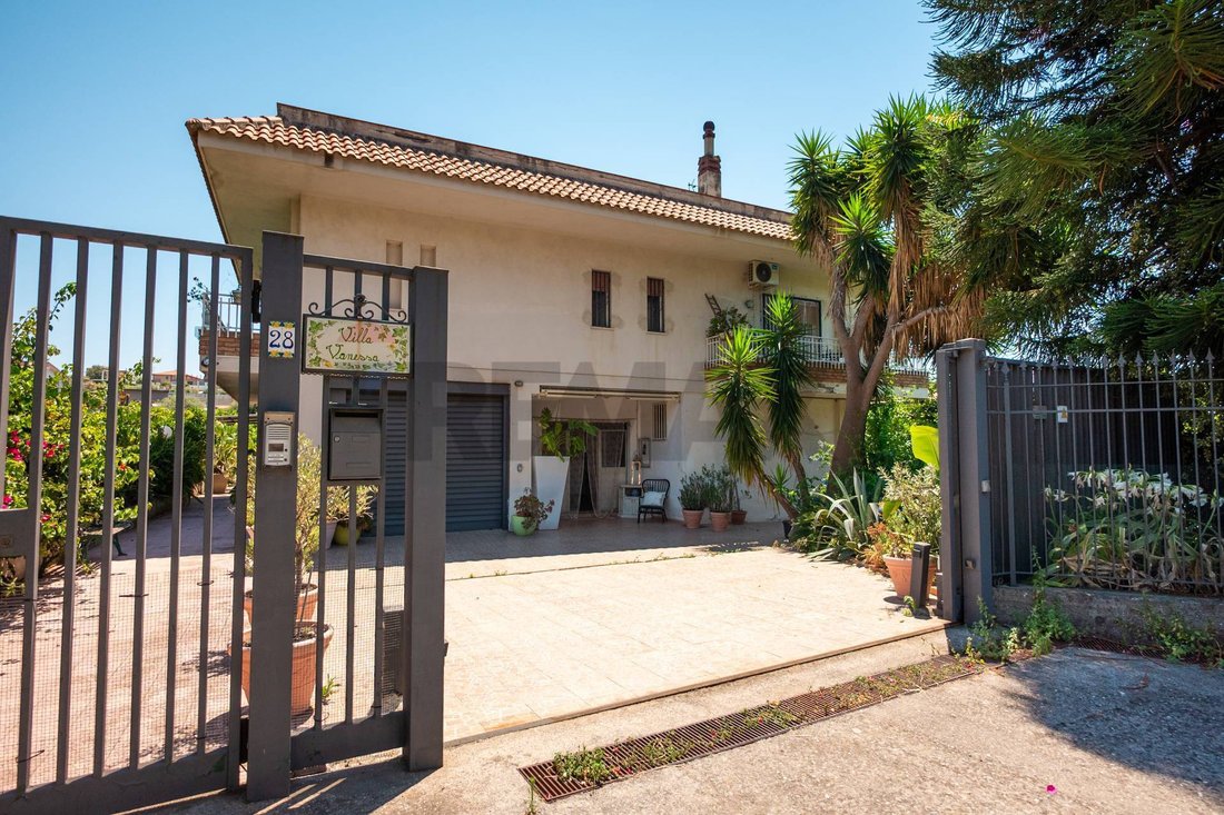 House in Taormina, Sicily, Italy 2 - 17044646