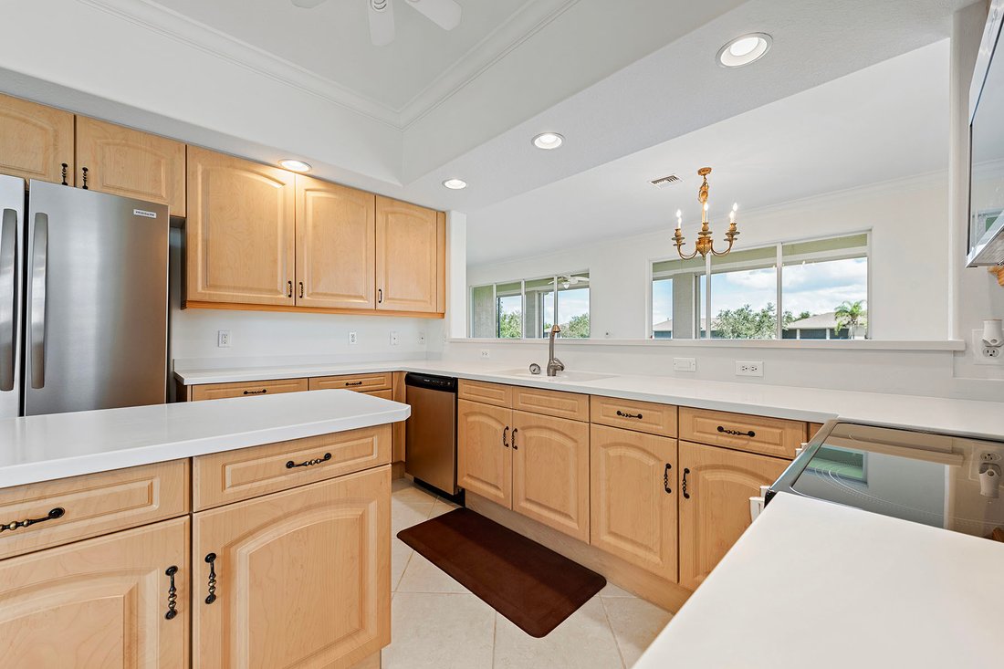 Condo in Naples, Florida, United States 5 - 16886201