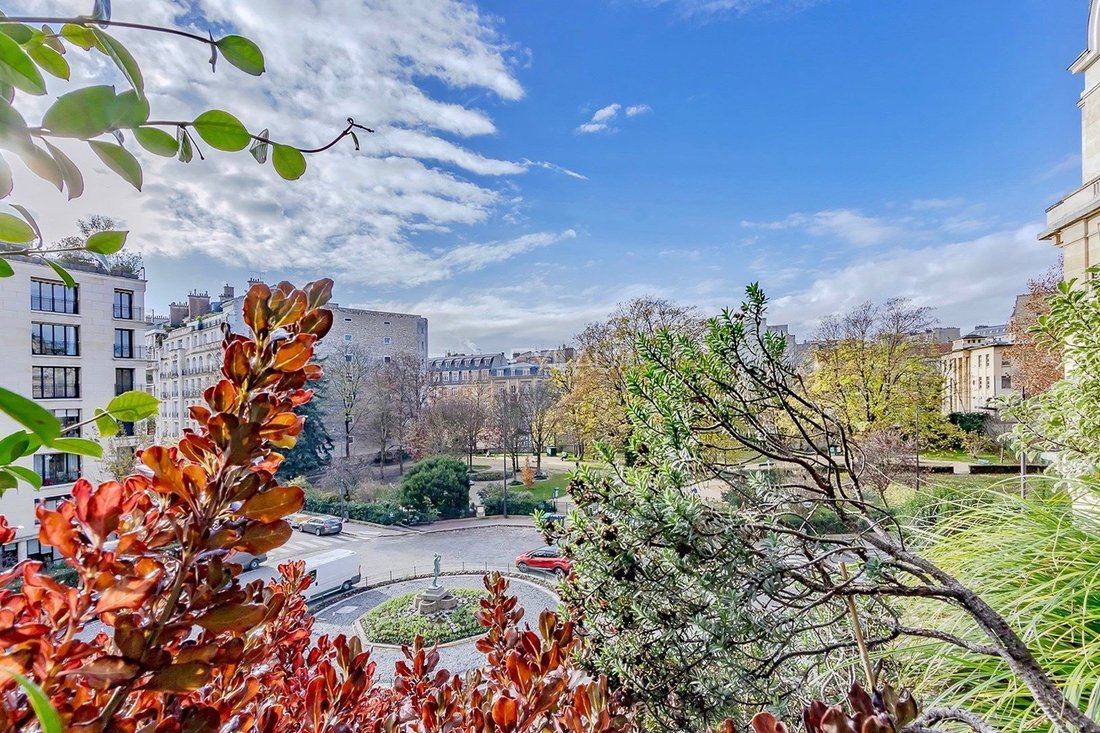 Apartment in Bois de Boulogne, Paris 16e Arrondissement, Paris 2 - 17042967