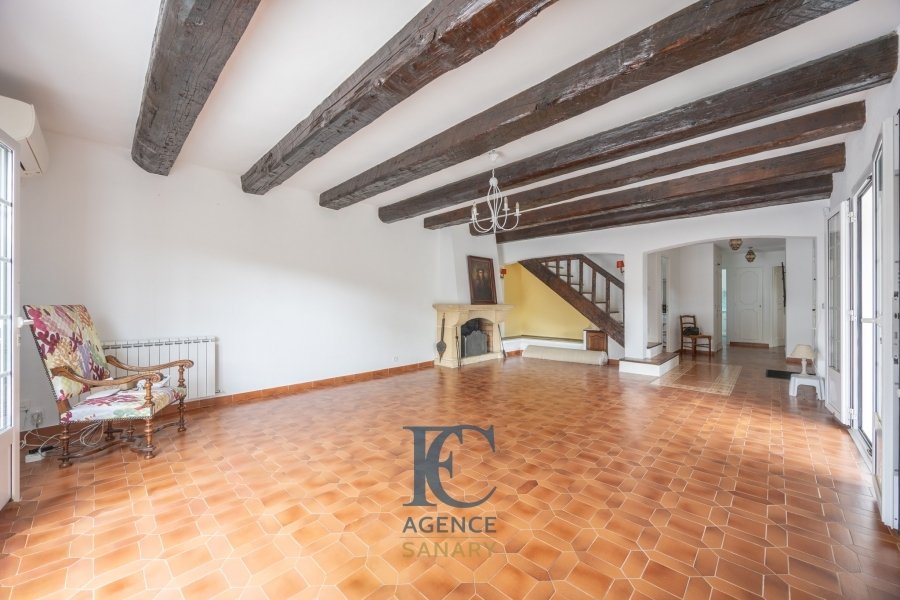 House in Saint-Cyr-sur-Mer, Provence-Alpes-Côte d'Azur, France 4 - 17043094