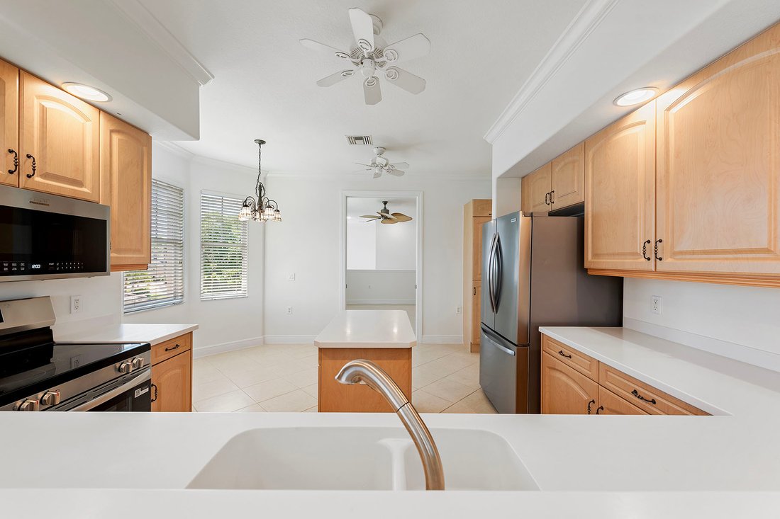 Condo in Naples, Florida, United States 4 - 16886201