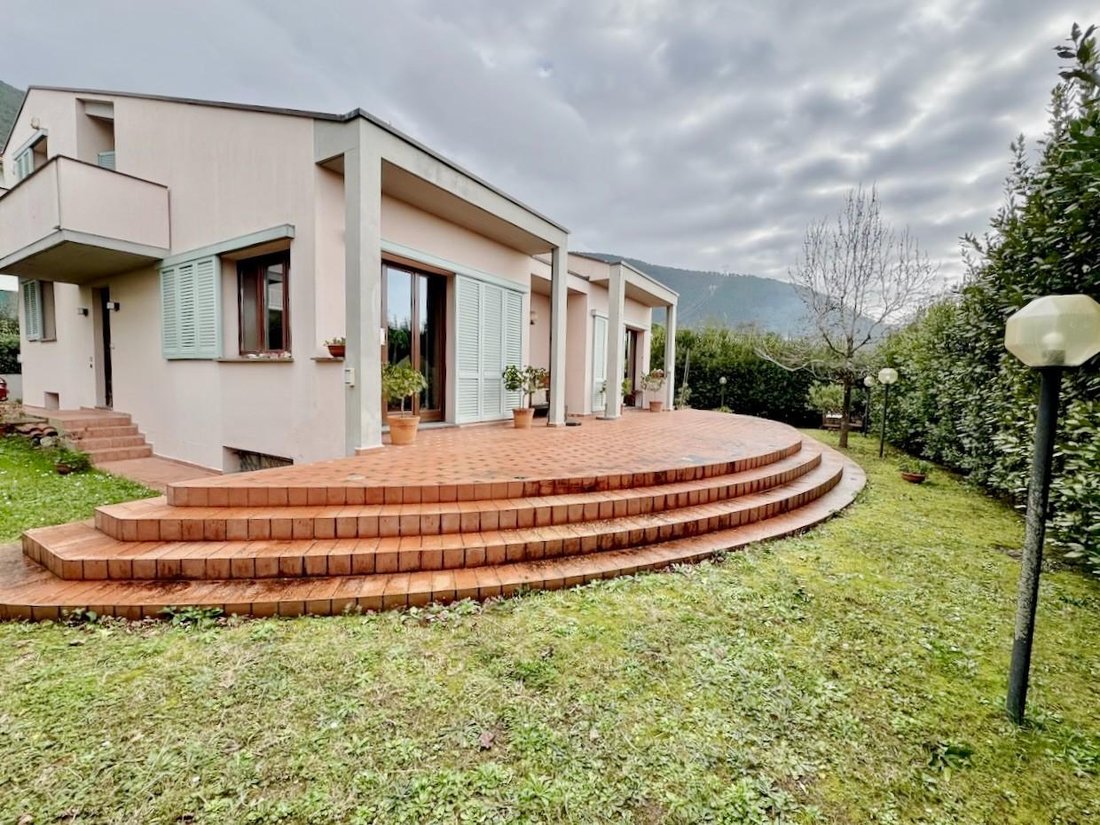 Villa in San Giuliano Terme, Tuscany, Italy 1 - 17042338