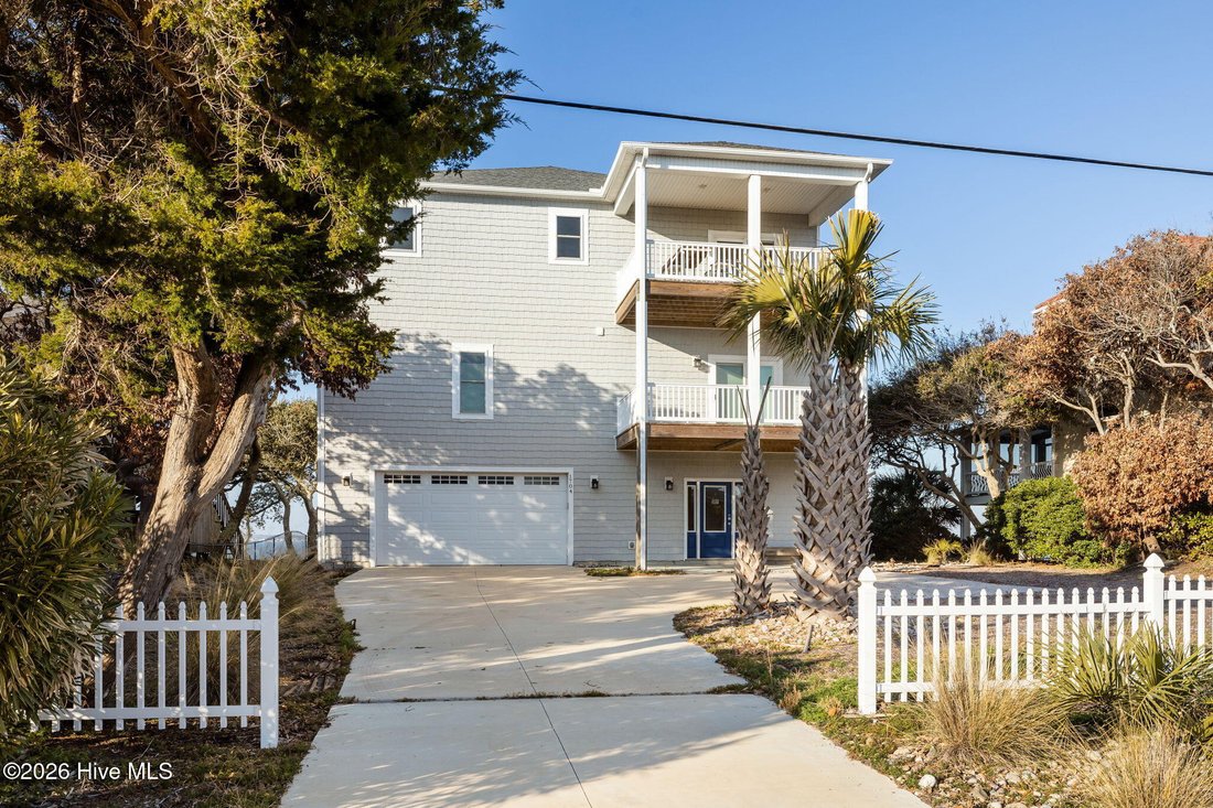 House in Emerald Isle, North Carolina, United States 2 - 17040096