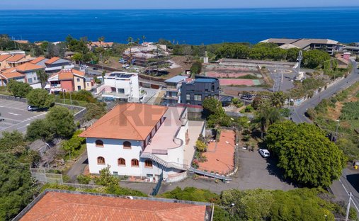 Villa a Santa Caterina-Santa Maria delle Grazie-Capomulini, Acireale, Sicilia 1