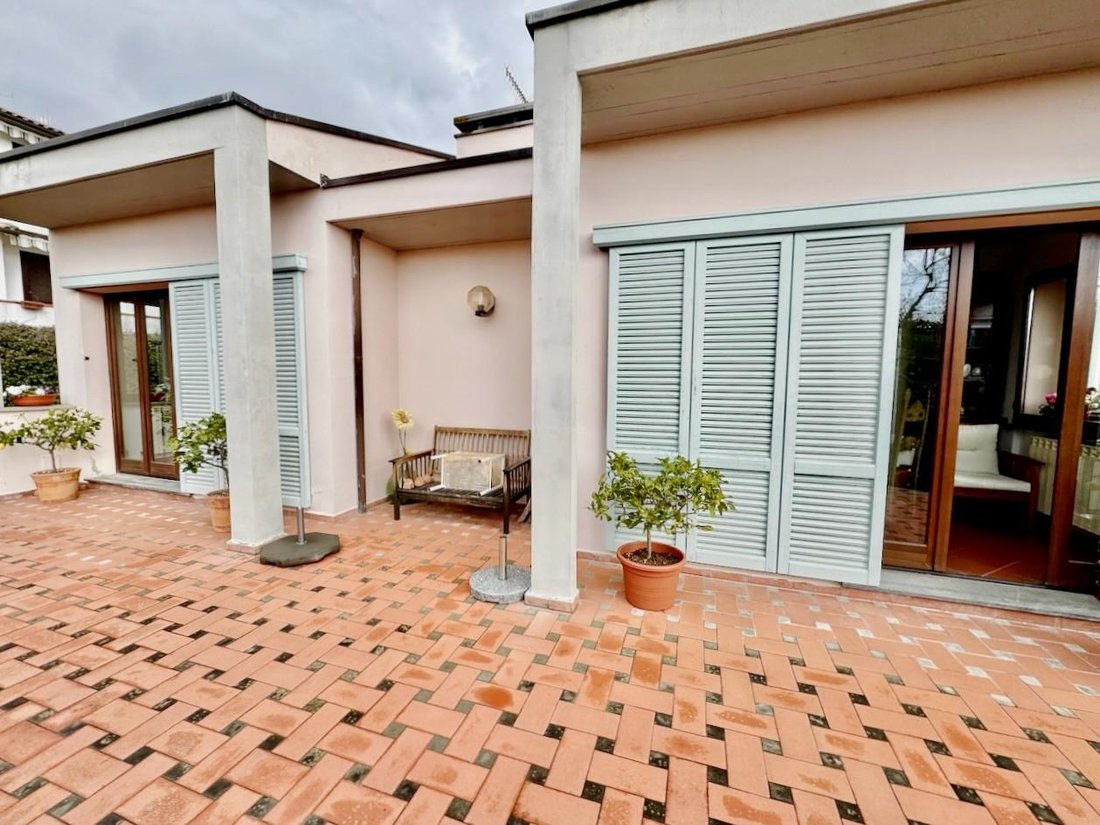 Villa in San Giuliano Terme, Tuscany, Italy 2 - 17042338