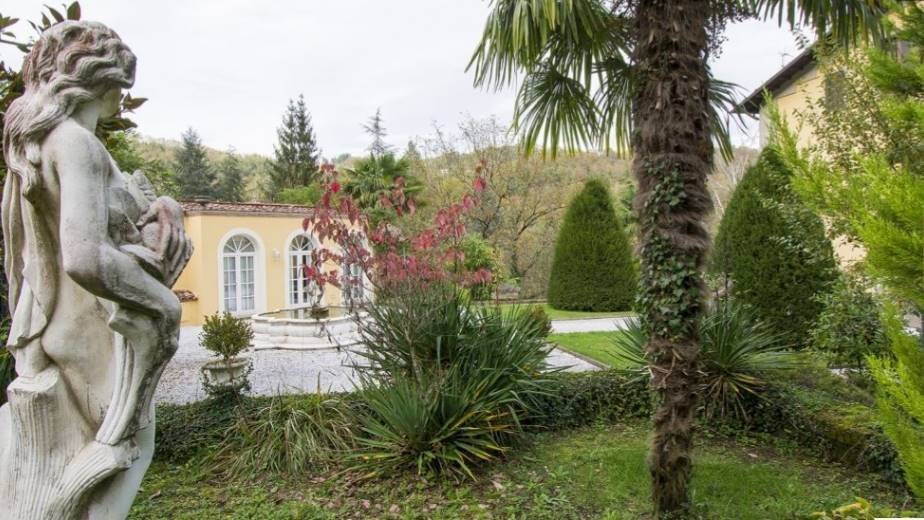 Villa in Barga, Tuscany, Italy 3 - 17043766