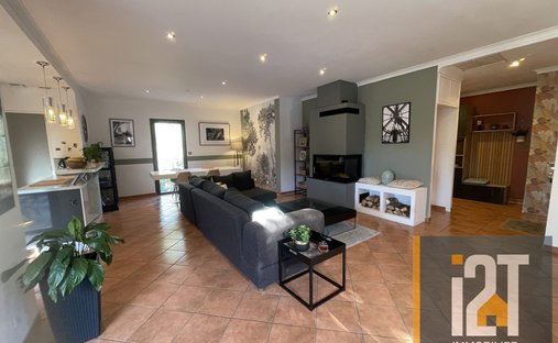 Château 1330 M² Sur 13 Ha Proximité Nimes